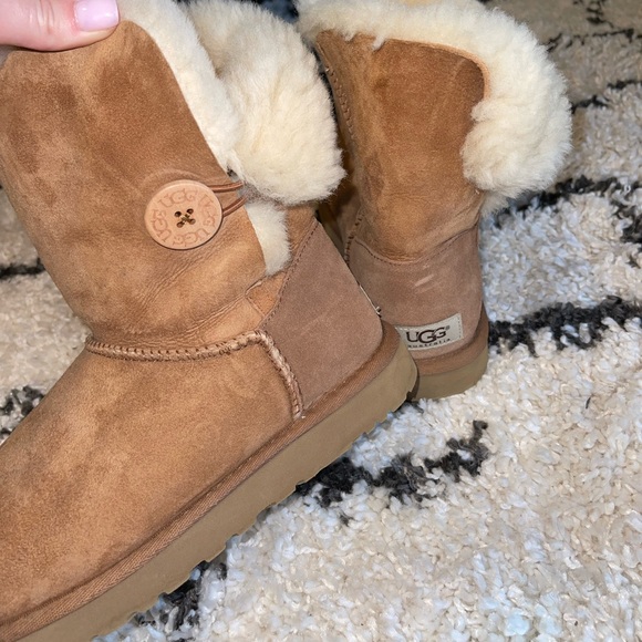 UGG Boots - Picture 11 of 11